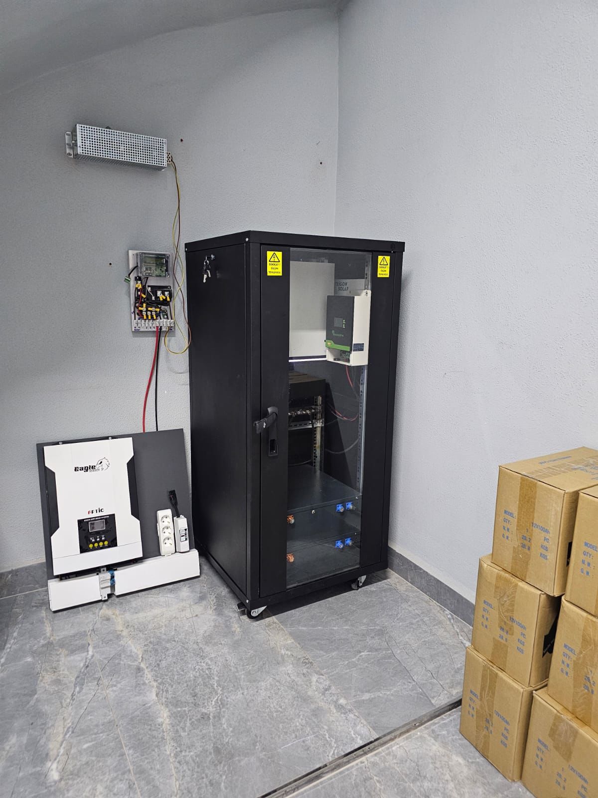 ROCK KABİNLİ PROFESYONEL GÜNEŞ ENERJİ SİSTEMİ